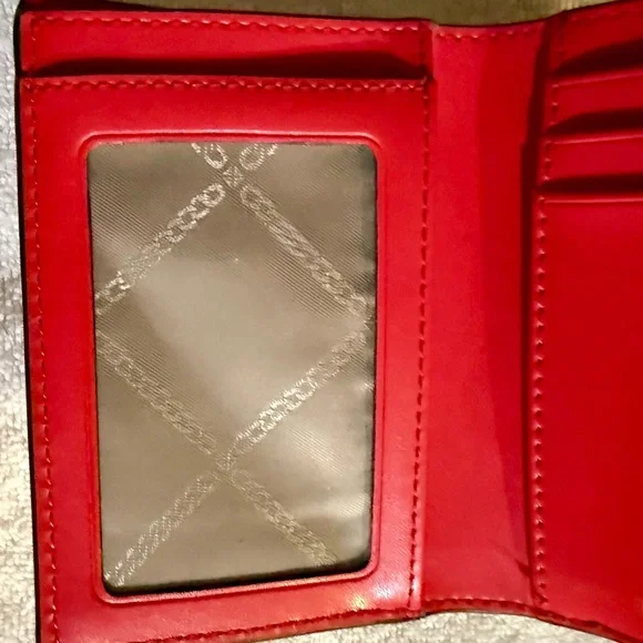 Michael Kors Dark Pink nd White Tri-Fold Wallet - Picture 14 of 17